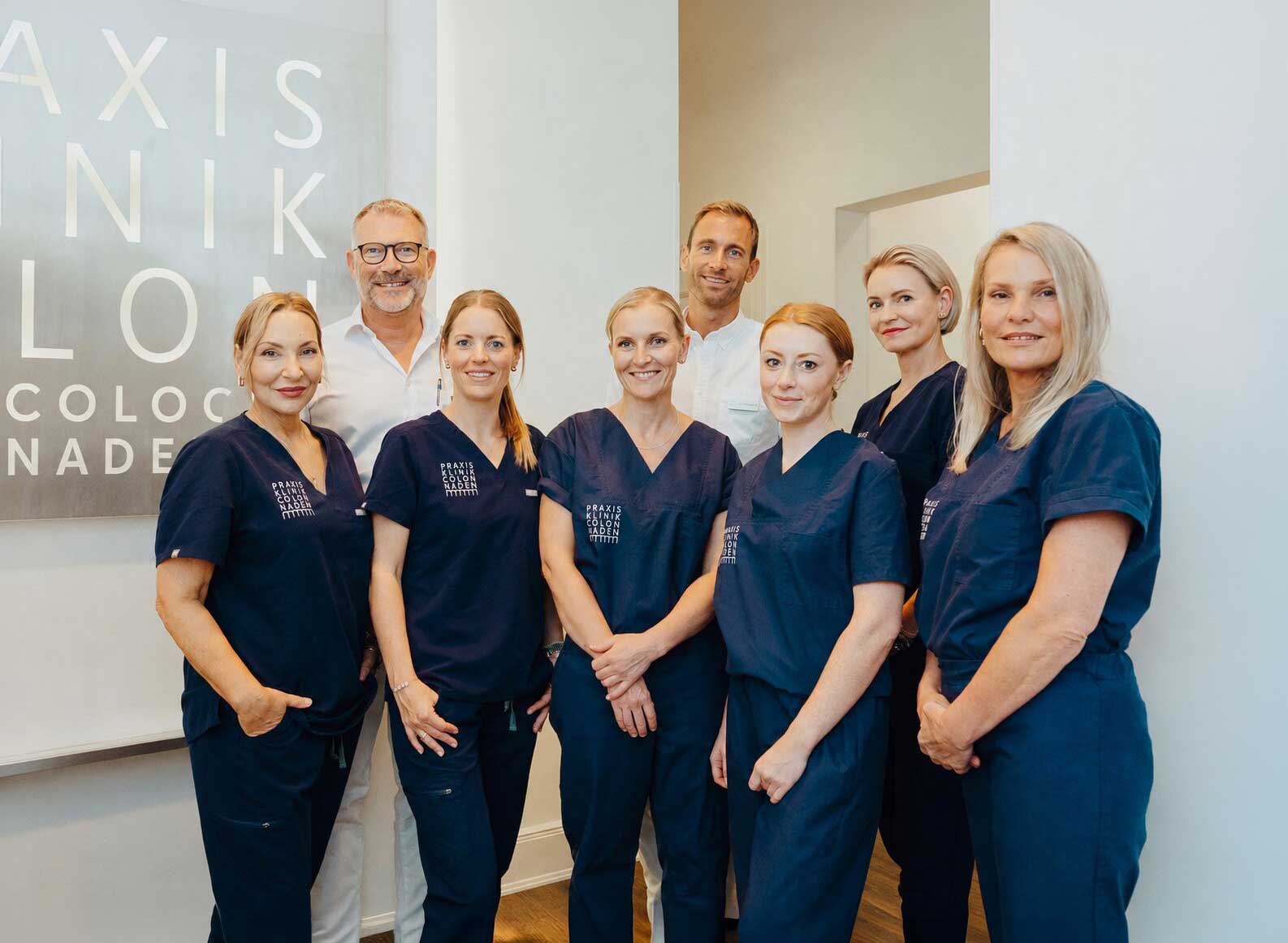 Ärzte und Team der Praxisklinik - Colonnaden in Hamburg.